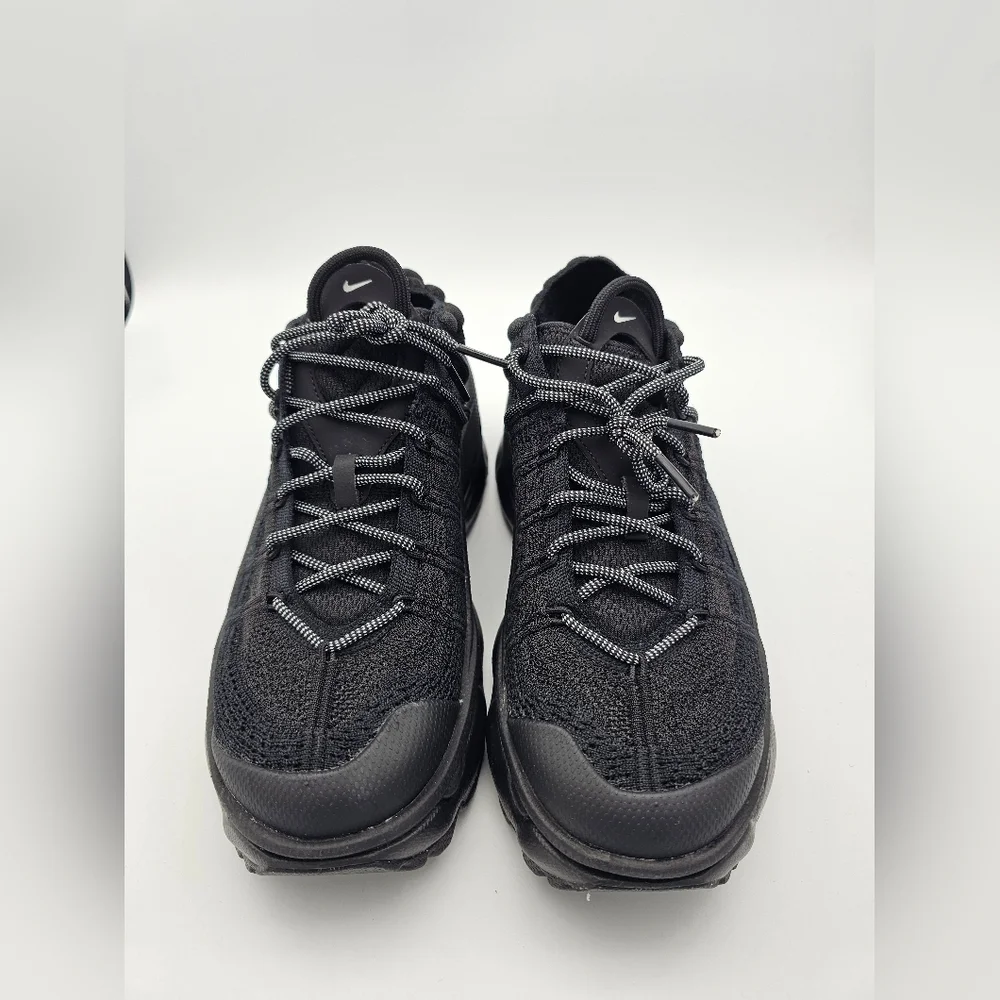 Size 7.5 - Nike Air Max Flyknit Venture Black W